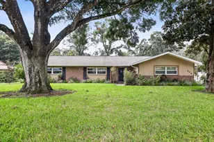 504 Crestover Dr, Temple Terrace, FL 33617 - Photo 1