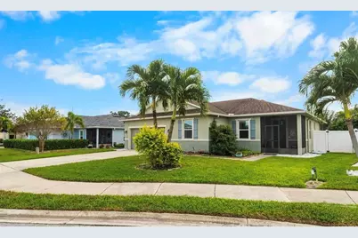 110 65th Avenue E, Bradenton, FL 34203 - Photo 1