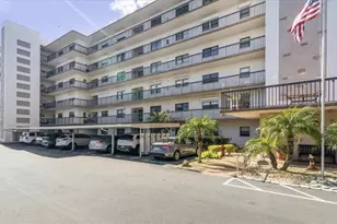 8186 Terrace Garden Dr N, Saint Petersburg, FL 33709 - Photo 1