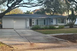 287 Belleair Dr NE, Saint Petersburg, FL 33704 - Photo 1