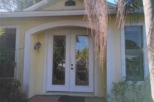 1092 N Florida Ave, Tarpon Springs, FL 34689 - Photo 1