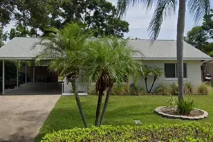 210 14th Ave SW, Largo, FL 33770 - Photo 1