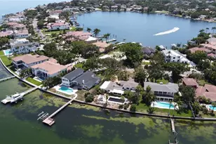 1967 Brightwaters Blvd NE, Saint Petersburg, FL 33704 - Photo 1