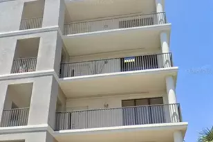 341 5th St S, Saint Petersburg, FL 33701 - Photo 1