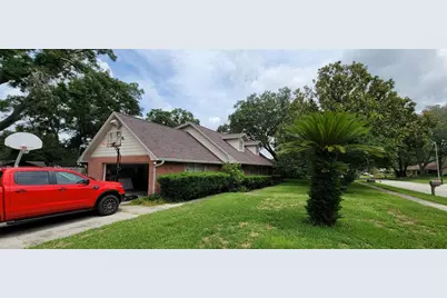 9220 Kingsridge Drive, Temple Terrace, FL 33637 - Photo 1