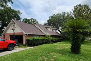 9220 Kingsridge Dr, Temple Terrace, FL 33637 - Photo 1