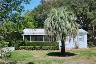 426 Hitchcock St, Lady Lake, FL 32159 - Photo 1