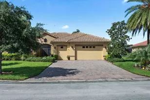 262 Escondido Ct, Kissimmee, FL 34759 - Photo 1