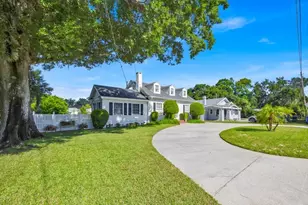 945 7th St NW, Winter Haven, FL 33881 - Photo 1