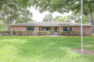 2190 Belaire Dr, Winter Haven, FL 33880 - Photo 1