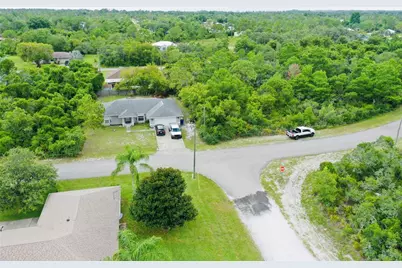 553 Garfield Avenue NE, Lake Placid, FL 33852 - Photo 1