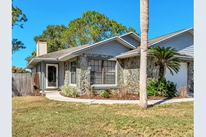 704 Highland Gardens Lane, Lakeland, FL 33813 - Photo 1