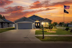 820 Overlook Grove Dr, Winter Haven, FL 33884 - Photo 1