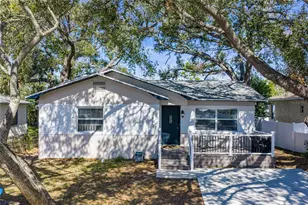 2813 59th Ave N, Saint Petersburg, FL 33714 - Photo 1