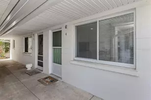 525 Manatee Ct, Venice, FL 34285 - Photo 1