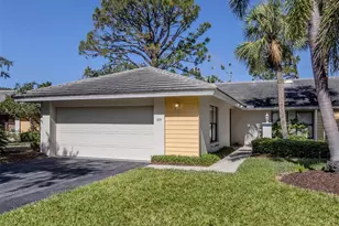 229 Southampton Dr, Venice, FL 34293 - Photo 1
