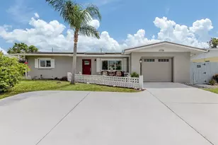 1779 Valencia Dr, Venice, FL 34293 - Photo 1