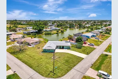 401 Clover Road, Venice, FL 34293 - Photo 1