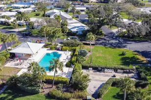 18 Oakwood Dr N, Englewood, FL 34223 - Photo 1