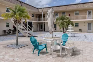 537 Manatee Ct, Venice, FL 34285 - Photo 1