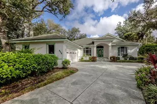 828 Connemara Cir, Venice, FL 34292 - Photo 1