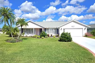 917 S Gondola Dr, Venice, FL 34293 - Photo 1