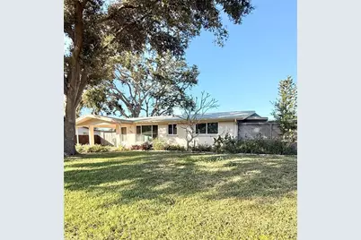 551 E Seminole Drive, Venice, FL 34293 - Photo 1