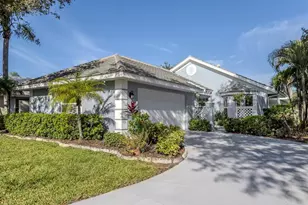 561 Clubside Cir, Venice, FL 34293 - Photo 1