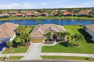 677 Lakescene Dr, Venice, FL 34293 - Photo 1