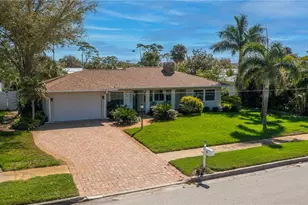 809 Nokomis Ave S, Venice, FL 34285 - Photo 1