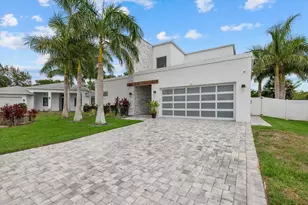 811 30th Ct E, Bradenton, FL 34208 - Photo 1