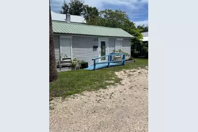 323 N Dixie Freeway, New Smyrna Beach, FL 32168 - Photo 1