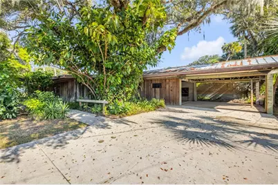 601 S Pine Street, New Smyrna Beach, FL 32169 - Photo 1