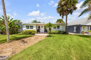 828 E 25th Ave, New Smyrna Beach, FL 32169 - Photo 1