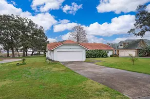 808 N Shore Dr, Leesburg, FL 34748 - Photo 1