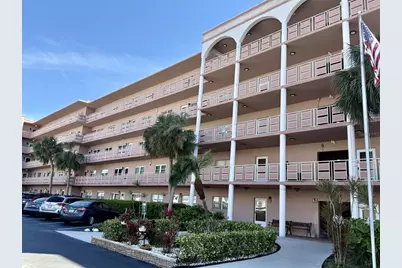 5521 80th Street North #306, Saint Petersburg, FL 33709 - Photo 1