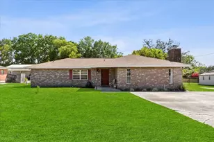 2010 Overlook Dr, Winter Haven, FL 33884 - Photo 1