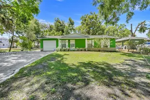 728 E Clifford Ave, Eustis, FL 32726 - Photo 1