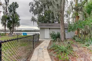 318 Deer Cove Ln, Lutz, FL 33548 - Photo 1