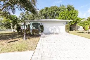 5801 Pauma Pl, Sarasota, FL 34232 - Photo 1