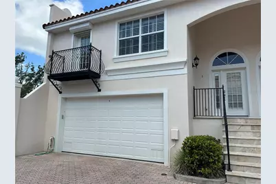 100 NE Ricardo Way #1, Saint Petersburg, FL 33704 - Photo 1