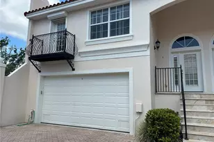 100 NE Ricardo Way, Saint Petersburg, FL 33704 - Photo 1