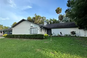 5924 Lantern Ct, New Port Richey, FL 34652 - Photo 1