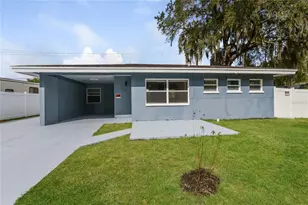 3665 Schwalbe Dr, Sarasota, FL 34235 - Photo 1