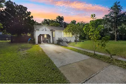 466 N Kentucky Avenue, Umatilla, FL 32784 - Photo 1