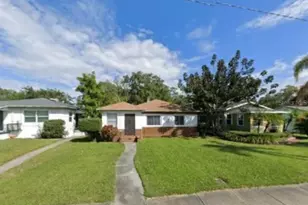 869 21st Ave S, Saint Petersburg, FL 33705 - Photo 1
