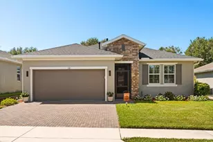 100 Silver Maple, Groveland, FL 34736 - Photo 1