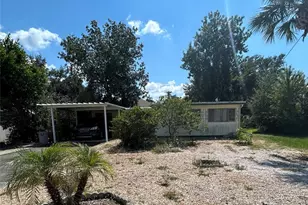 11740 Hickory Ln, Tavares, FL 32778 - Photo 1