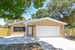 3901 Helena St NE, Saint Petersburg, FL 33703 - Photo 1