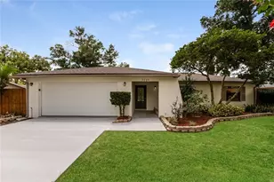 2229 Flaming Arrow Dr, Lakeland, FL 33813 - Photo 1